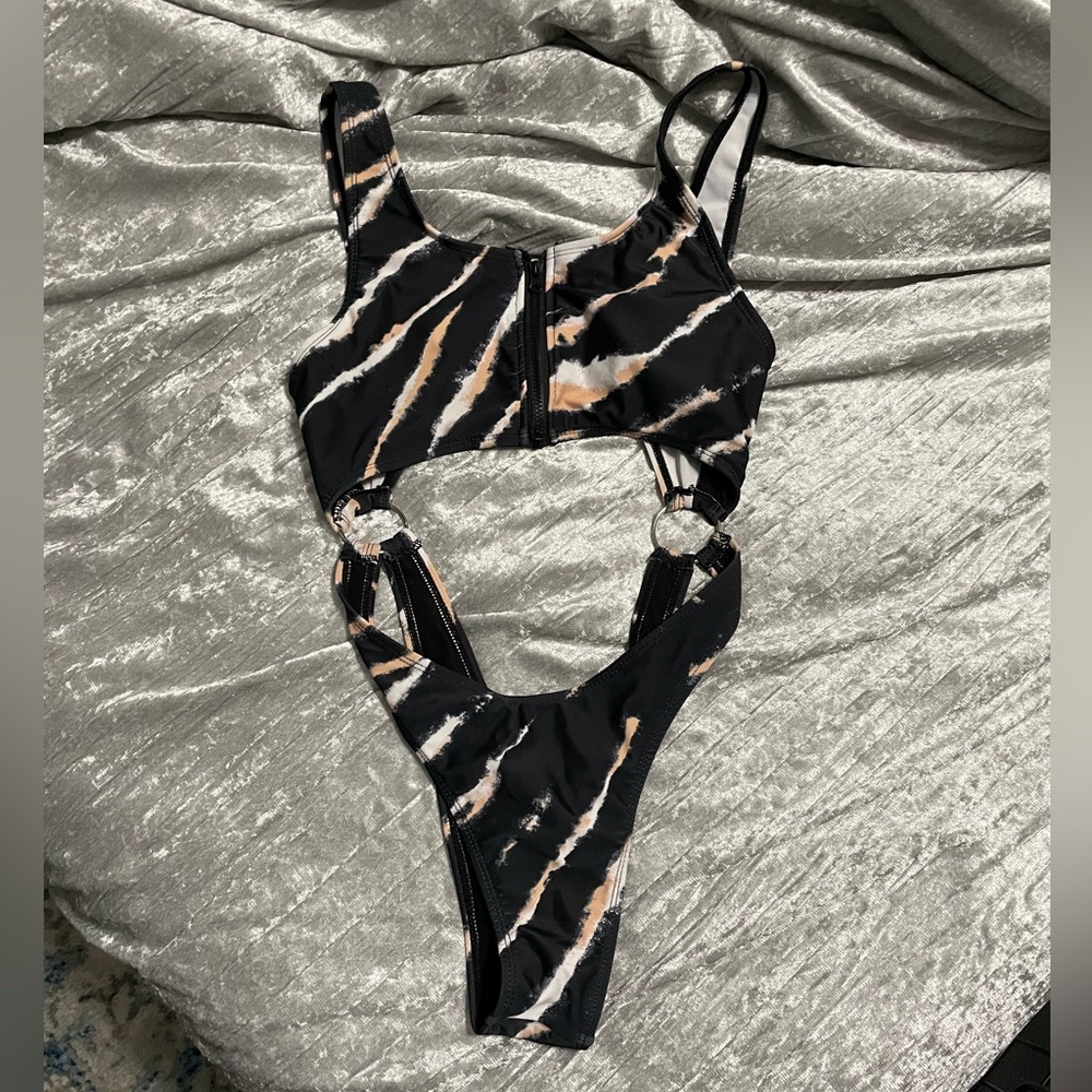 Matte Collection One Piece Zebra Pattern
